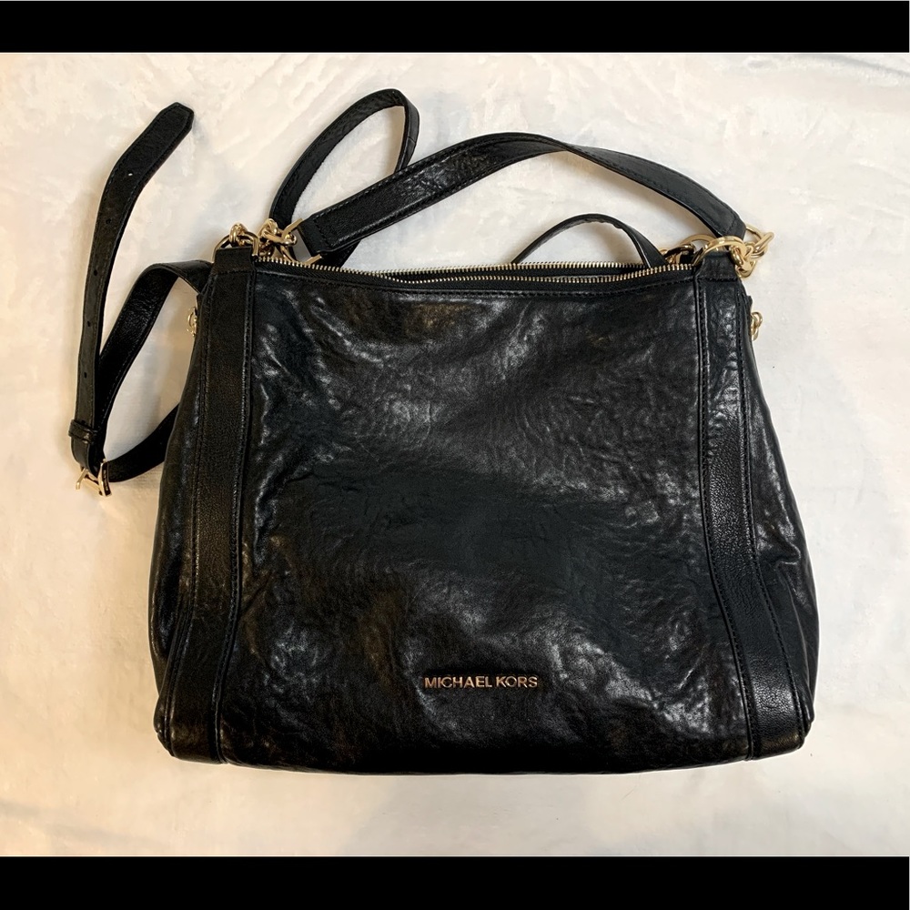 Michael Kors shoulder bag in excellent condition! Black with gold accents